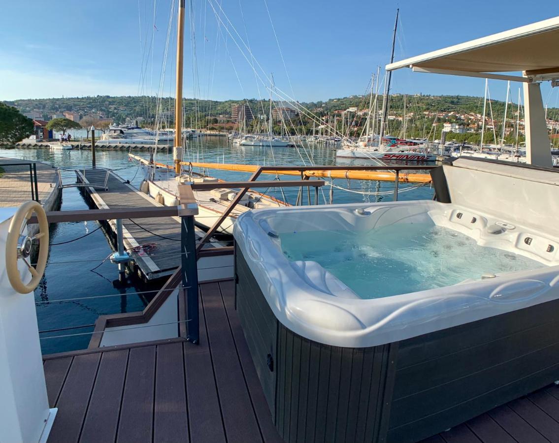 Bellavista Houseboat Apartment Portorose מראה חיצוני תמונה