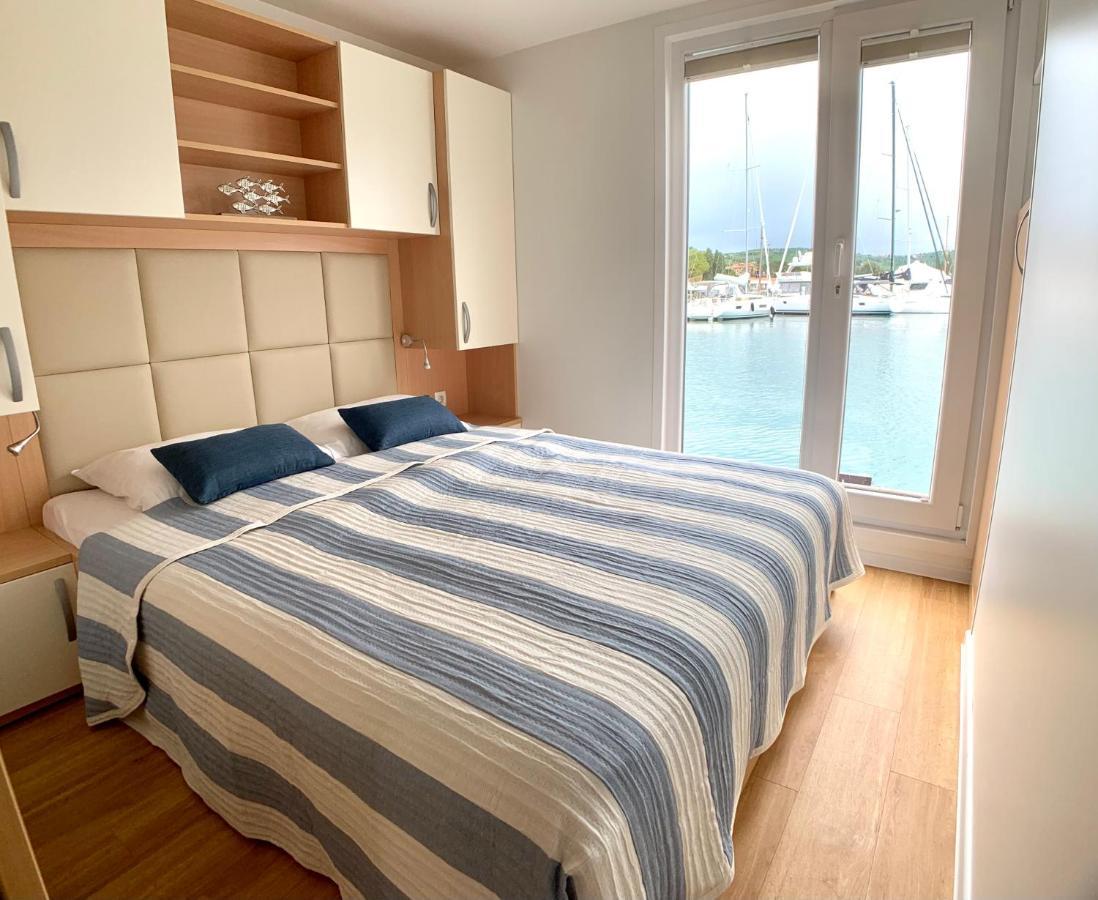 Bellavista Houseboat Apartment Portorose מראה חיצוני תמונה